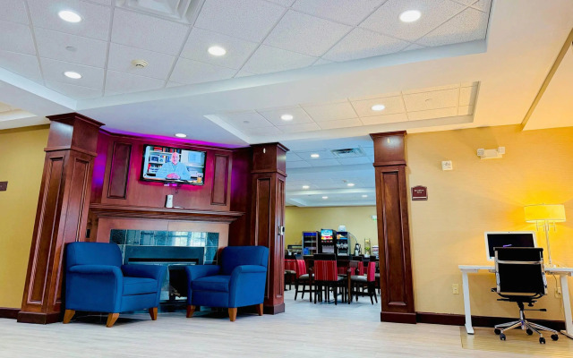 Comfort Inn & Suites Scarborough - Portland