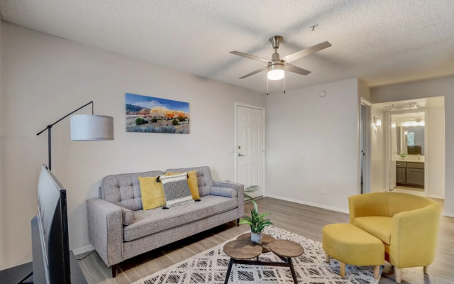 FRONTDESK Jade Scottsdale Apts Central Scottsdale