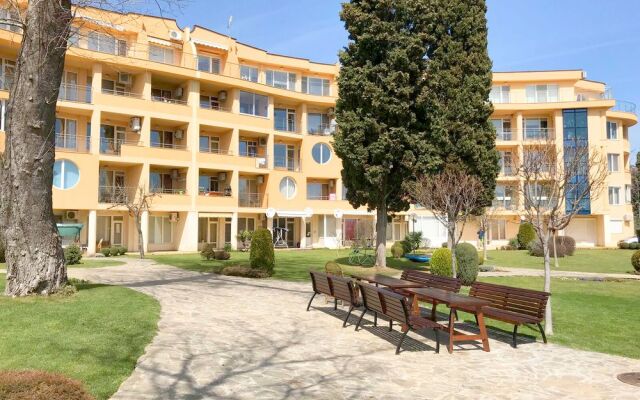 Apartments in the Sea Garden