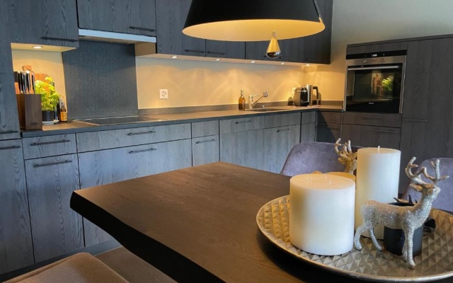 Hollywood 1 - A luxury, comfortable and spacious apartment located directly on the slopes! – Guest Rooms – Saas-Fee
