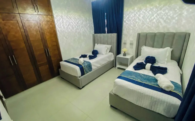 Modern Rooftop Penthouse Private Jacuzzi for 12
