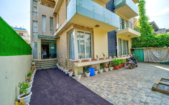 Fabhotel Rivlet