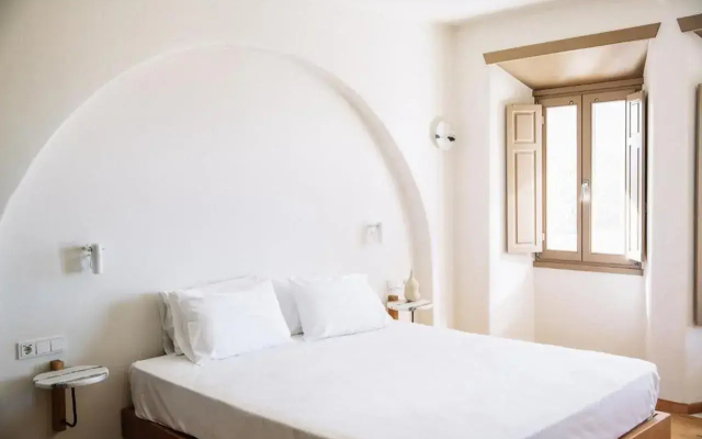 Ammothines Cycladic Suites