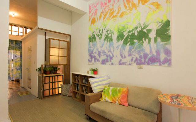 Wave Elephant Backpacker Hostel