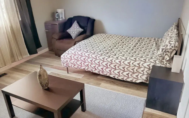Colline-Single Room- Self Check-In