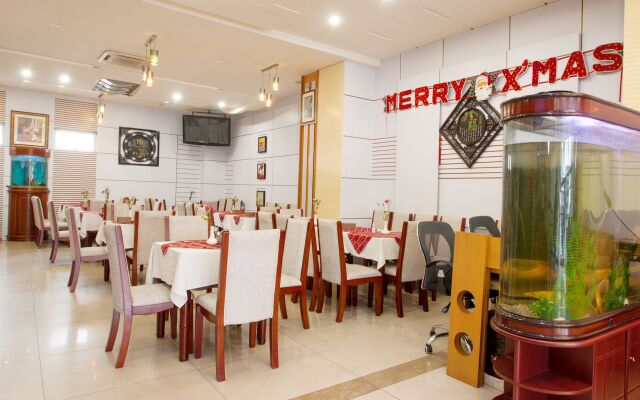 Kin Hotel Ly Tu Trong