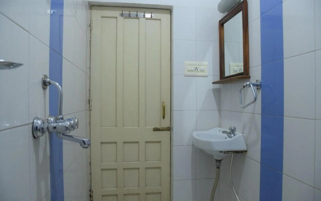 Rukkmani Guest House