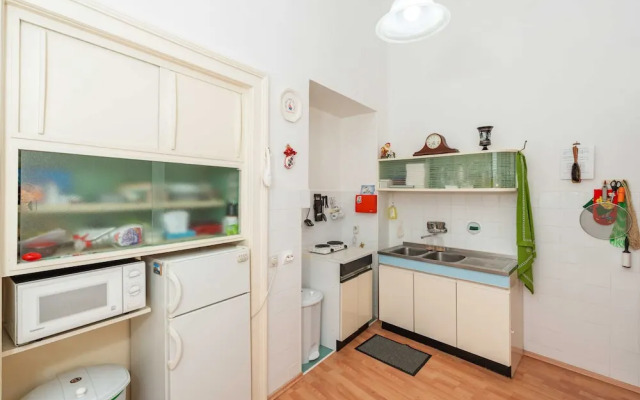 Two Stars Two Beds Downtown Apartment