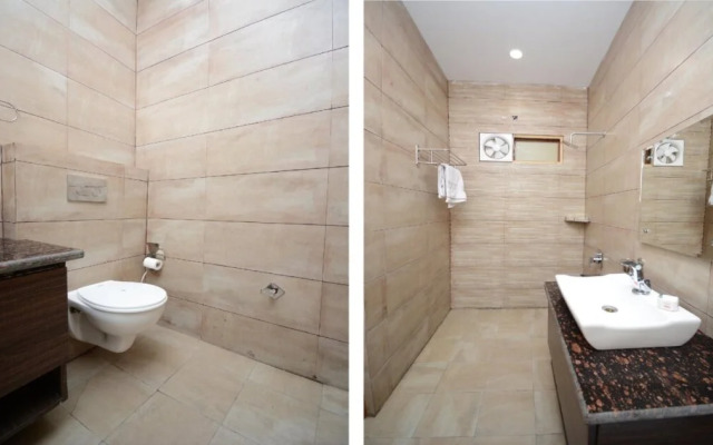 Hotel Dhingra By OYO Rooms