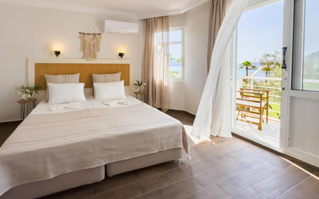 Chillos Beach Hotel & Lounge