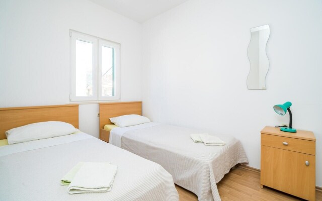Amazing Home in Slano With 5 Bedrooms and Wifi