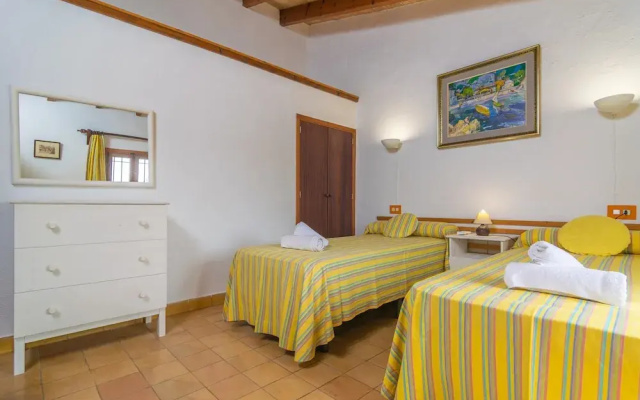 Villa in Pollenca With Private Pool & Garden