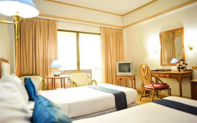Wiang Indra Riverside Resort