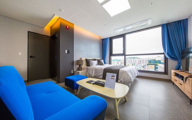 Shine Hotel