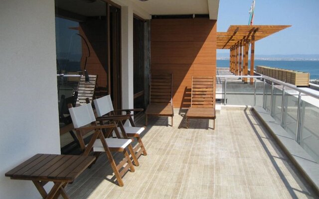 Pomorie Bay Apartments and Spa
