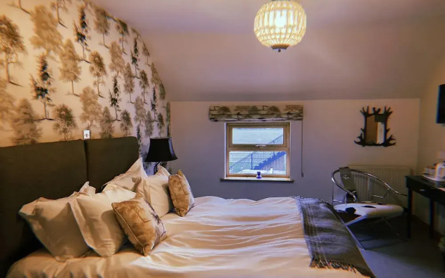 The Queens at Horton