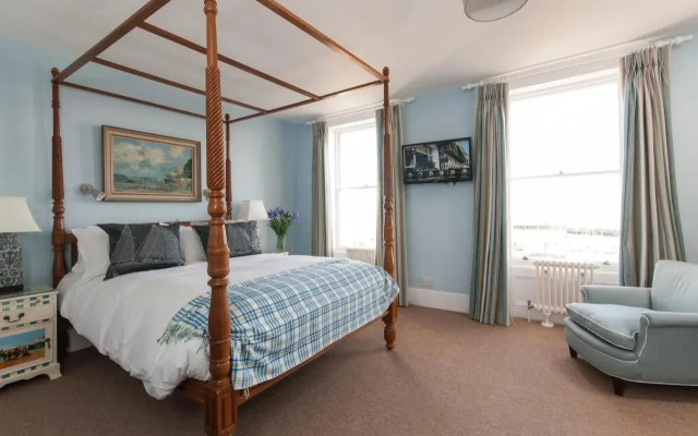 The Royal Harbour Hotel