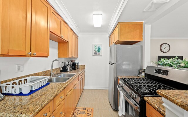 Bright&Cozy Getaway 10min to Downtown LA