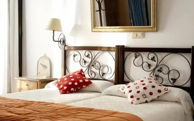 Hotel Rural La Casa de Pasarón