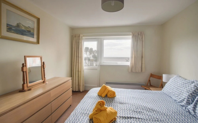 3 Bay View Court