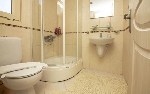 Sleek Flat With Private Beach and View in Milas