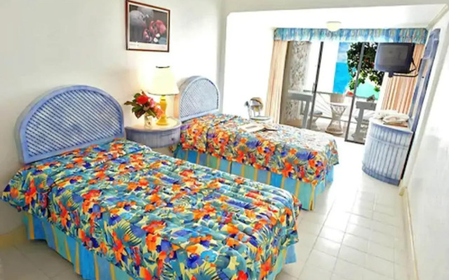 Shaw Park Beach Hotel