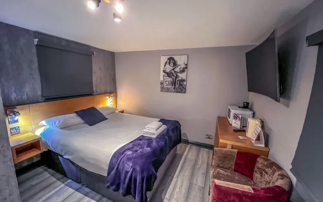 No. Twenty Hotel & Bar