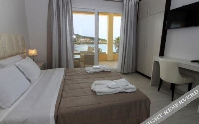 Paralia Luxury Suites