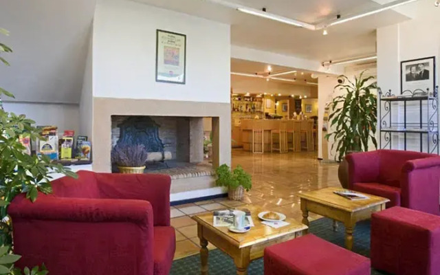 Ibis Orange Centre Échangeur A7 A9