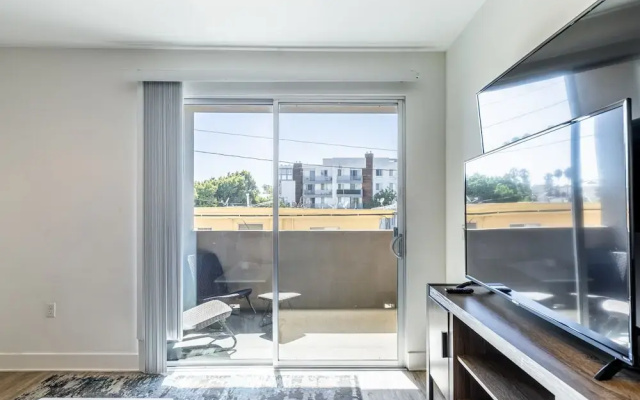 East West Comfort: Hollywood Walk Of Fame Apartments