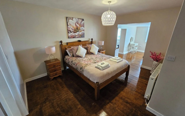 Seaside Escape at Ty Bugail - Holyhead