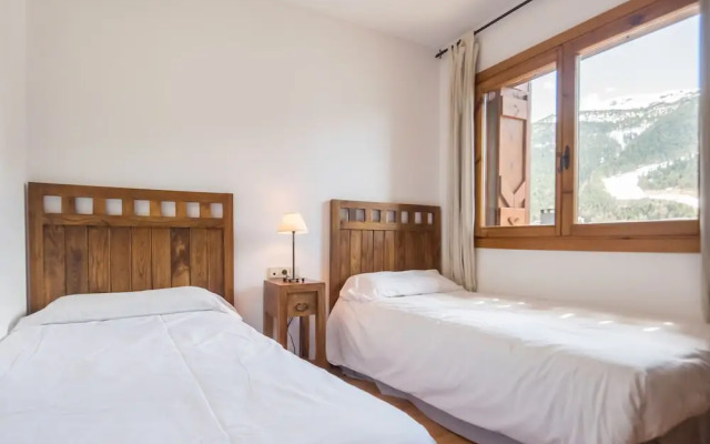 Esquirol Apartments