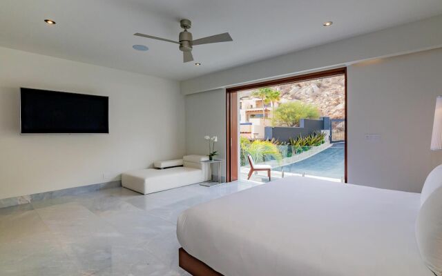 Spectacular Modern Luxury and Exceptional Amenities at Mantea Casa Cabo in Pedregal