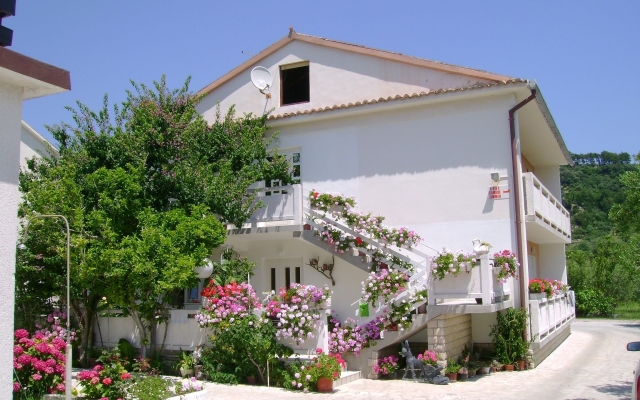 Apartment Rezikica - green oasis; A1 Palit, Island Rab