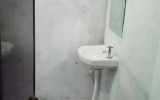 Spot On 87969 Green Hotel