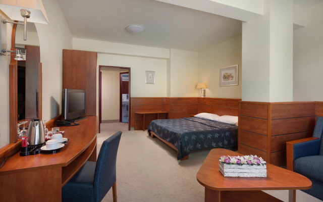 Hotel Benczur