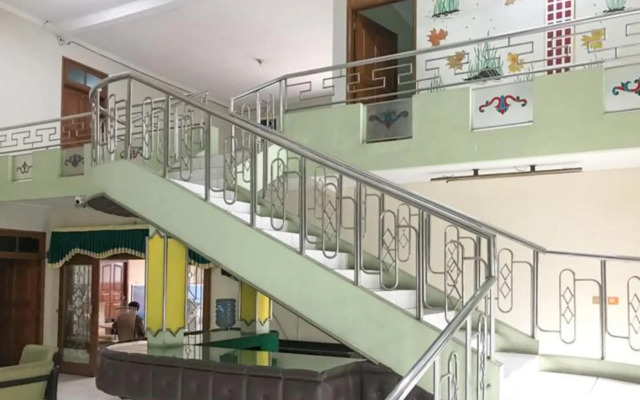 RedDoorz Syariah @ Janti Malang