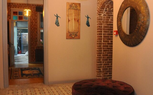 El Gusto Hotel