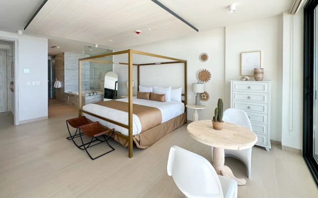 Has it all Beachfront Retreat With Stunning Views