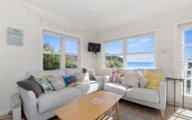 Pencarrow Cottage - Russell Holiday Home – Balcony – Russell