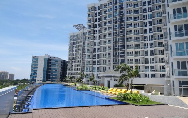 8 Newtown Boulevard