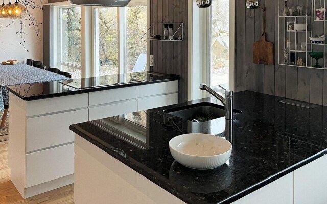 10 Person Holiday Home in Lindesnes
