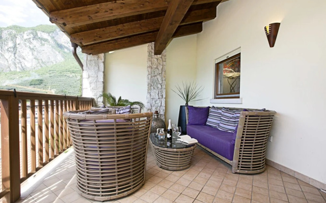 Riva Suite Lake View