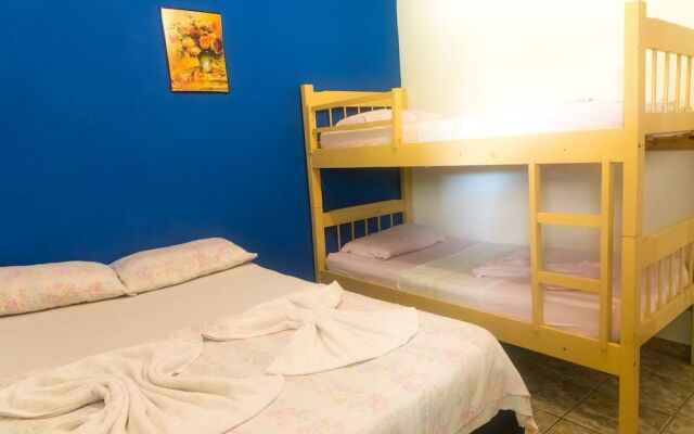 Catarino's Guest House Hospedaria - Hostel