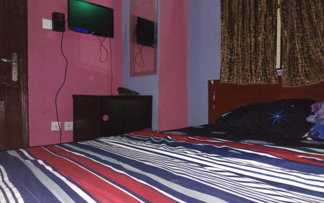 Solochus Hotel & Suites