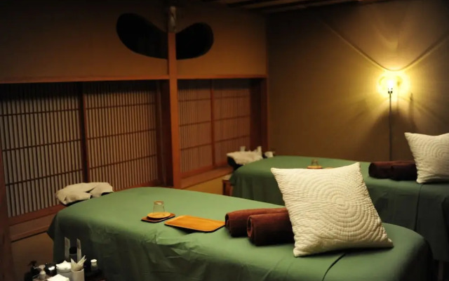 Yugawara Onsen Ashikari Ryokan