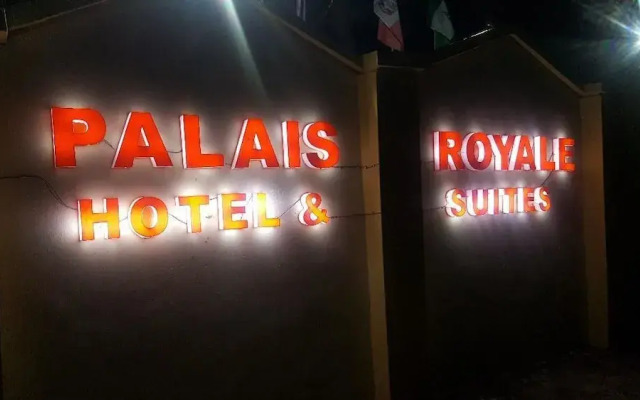 Palais Royale Hotel & Suites