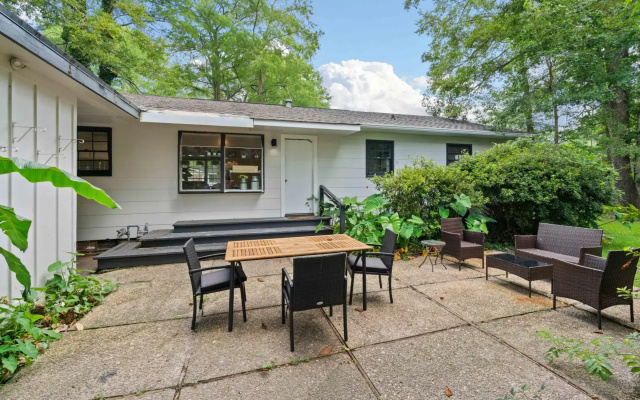 The Ranch   4-Bedrooms  Large Yard   Patio