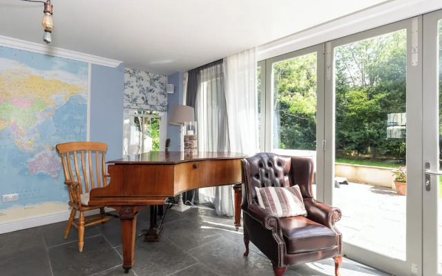 Vallis Oak Villa