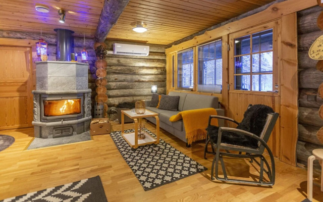 Kuukkeli Log Houses Villa Aurora (Pupula)